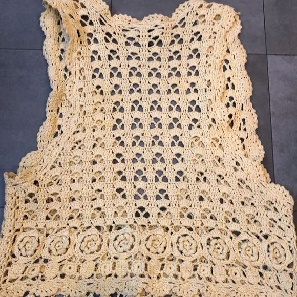 One Step Up Crocheted Vest - Picture 13 of 14